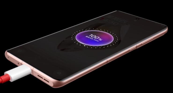 性能和拍照都能打？这款中端旗舰手机让你重新定义性价比！
「一加 Ace 3」除了