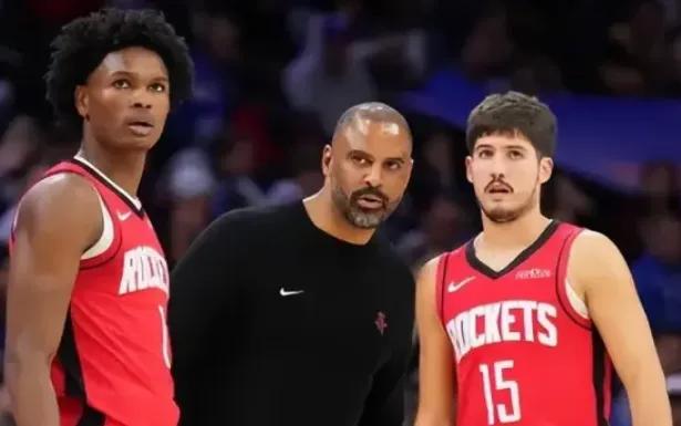 火箭加时魔咒难破？1胜6负太扎心，残阵勇士都拿不下，冲冠悬了
 
火箭最近的加时