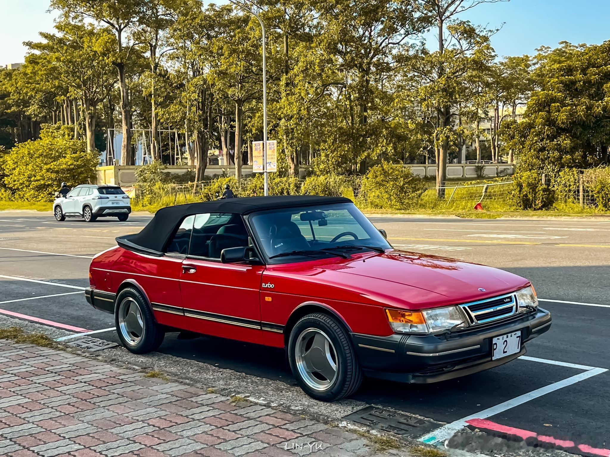 台湾老车 SAAB 900 TURBO Convertible 