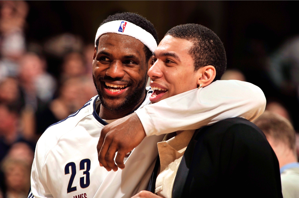 骑士詹姆斯nba 丹尼格林近日接受美媒Clutch Points专访，记者问他：