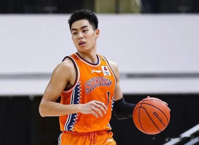 李添荣两场比赛连砍26+29，他已经成为上海队外线核心

上海队107-83大胜