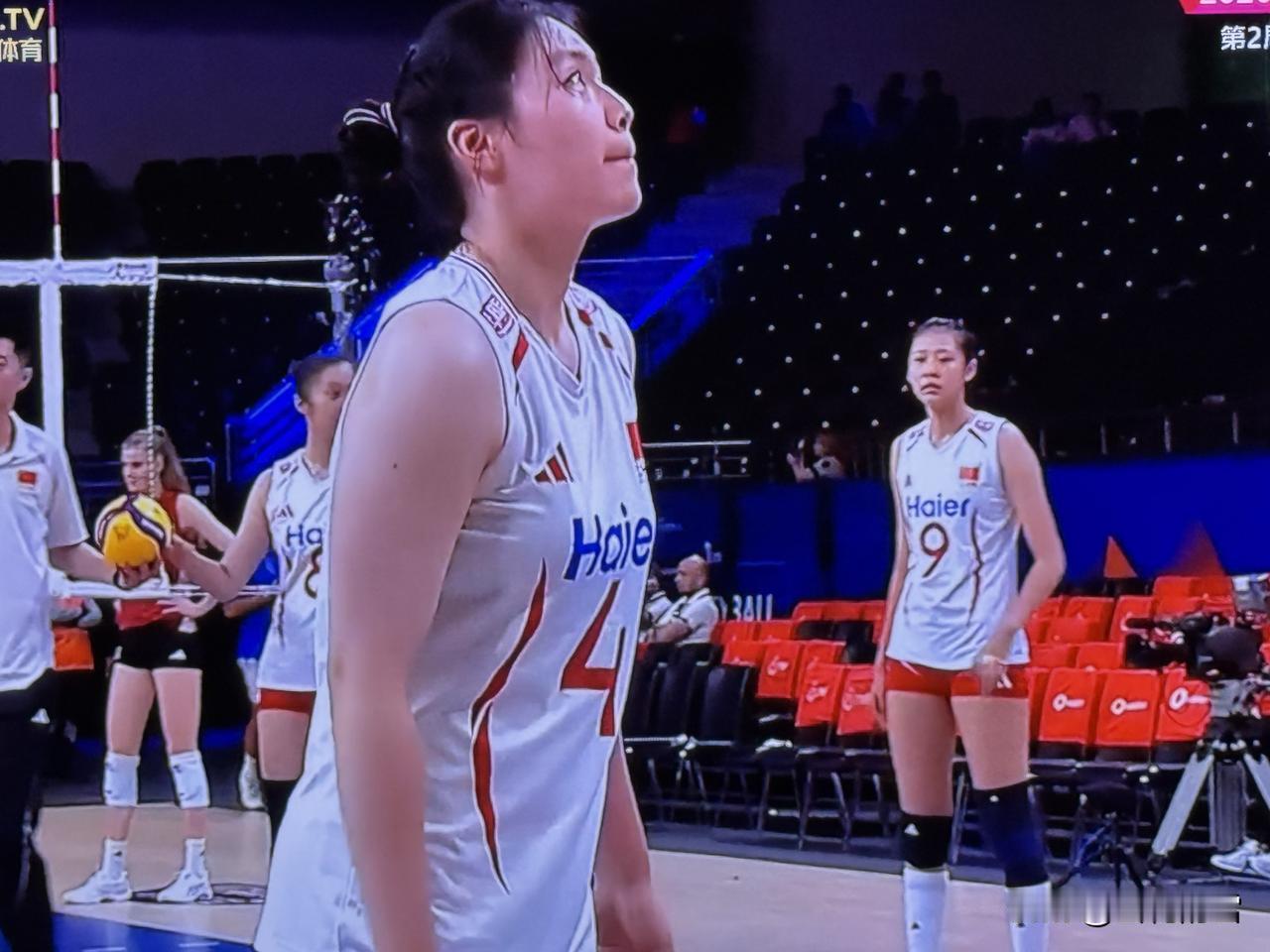 女排世联赛正在直播：中国女排期待开门红
[比赛用球]
第二周比赛今天下午五点拉开
