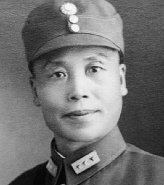 1934年10月，蒋介石调集100万大军，誓要把这支8万人的队伍彻底消灭在南方。