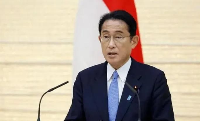 【日媒：中国海军在东海防空识别区边界常态部署舰艇，曾与日本护卫舰对峙】
近日，有