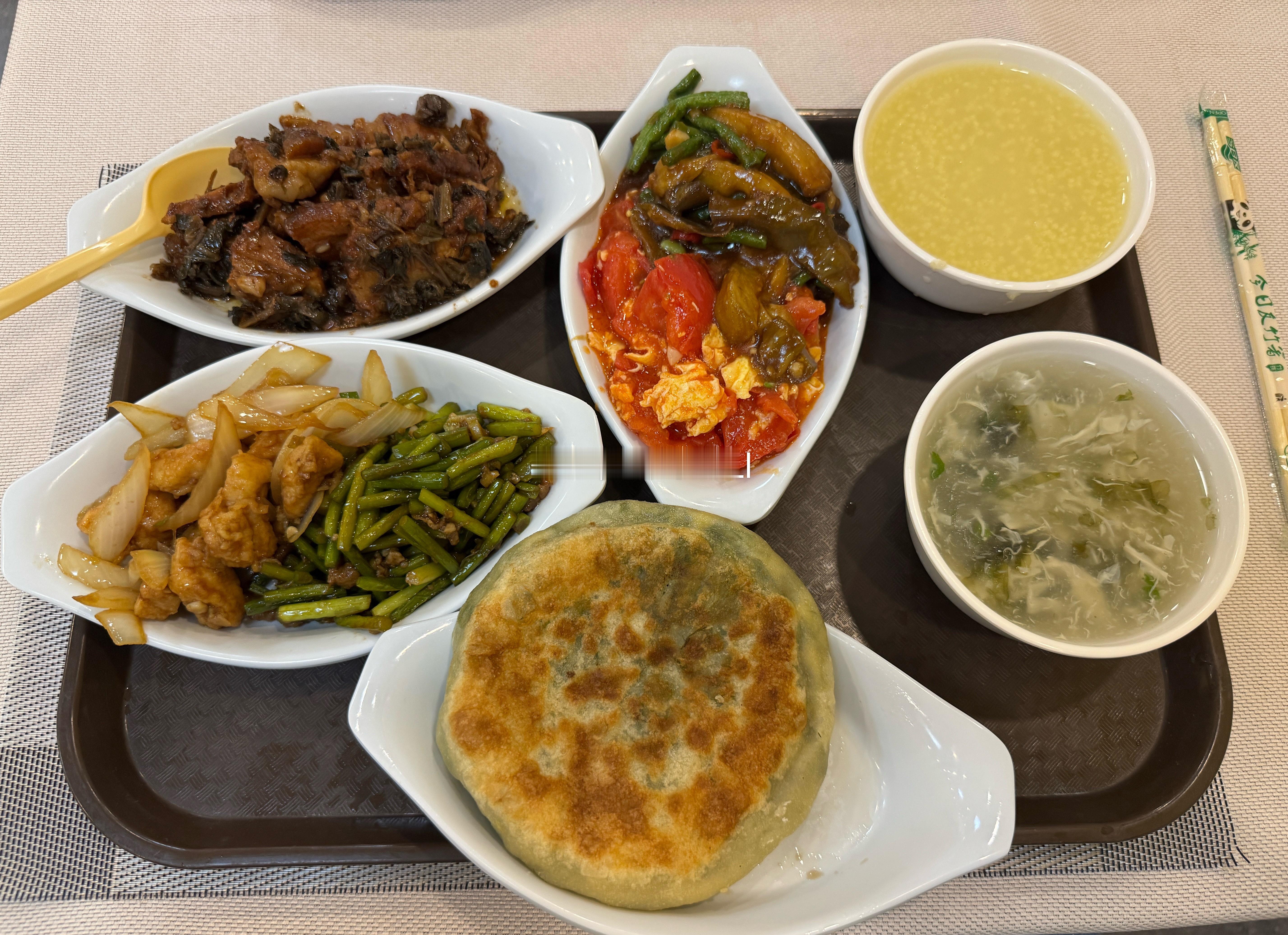 开饭喽，好幸福[馋嘴]梦想家ALI ​​​