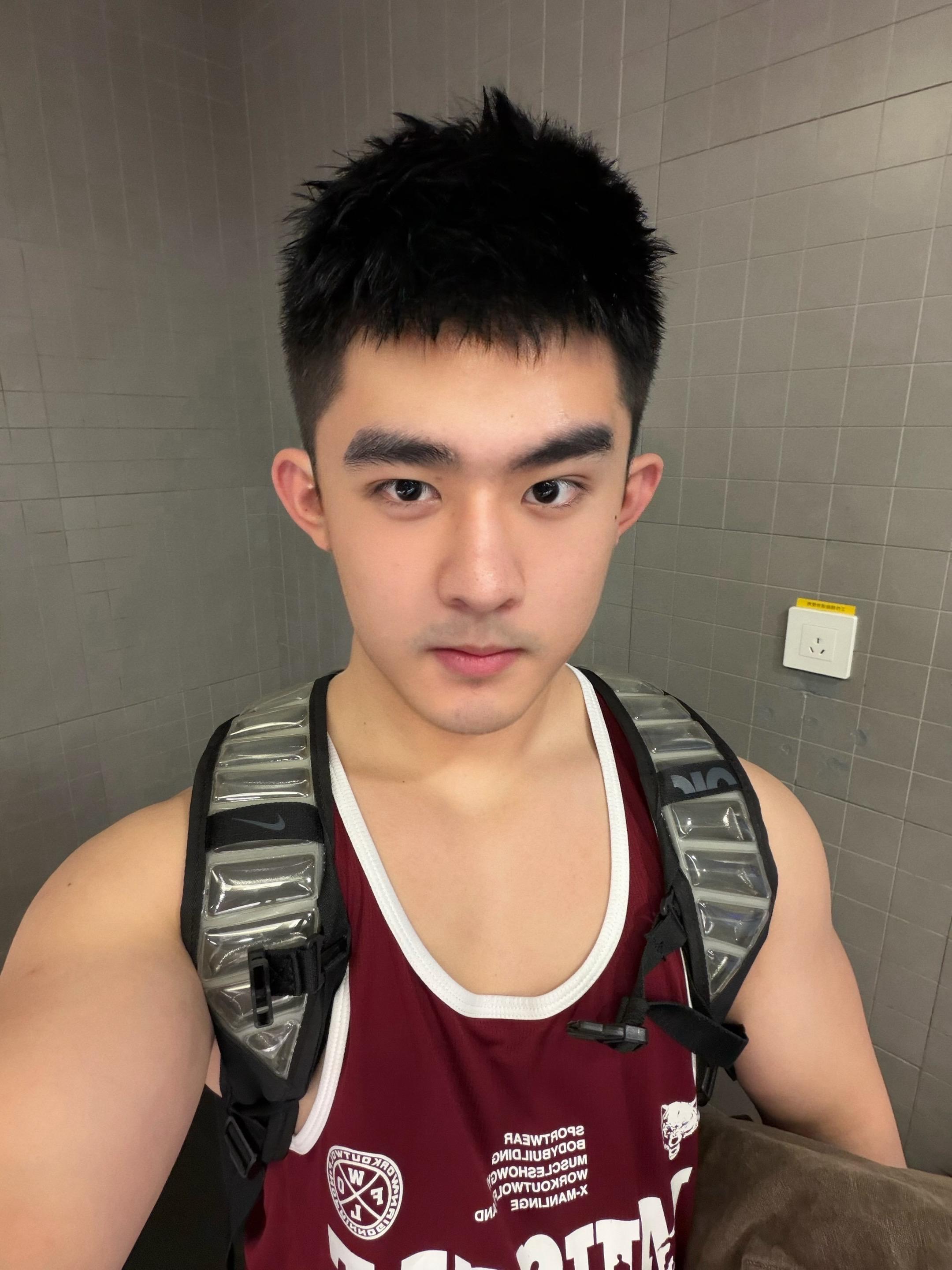 狗德猫宁💗天冷了宝宝你多穿点咯。