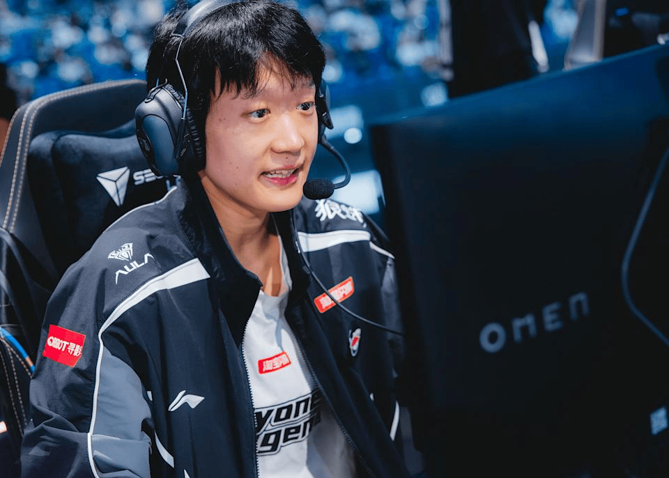 Shanks：八强算是失败了吧；希望TES可以更沉着冷静