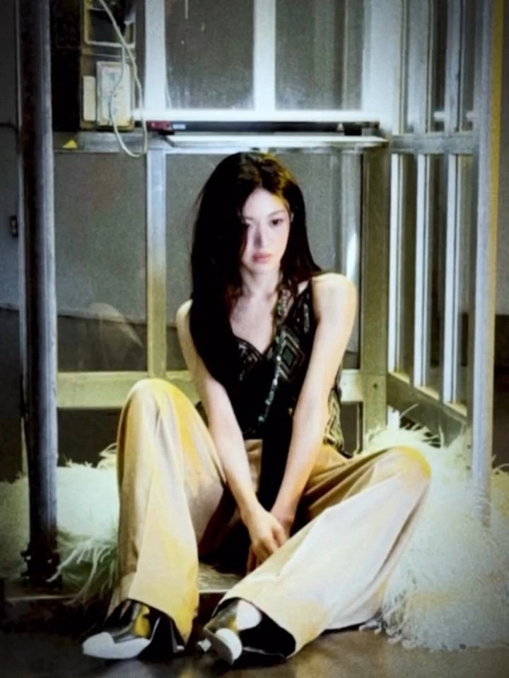 高允真 Chanel Métiers d’Art for ELLE Korea 