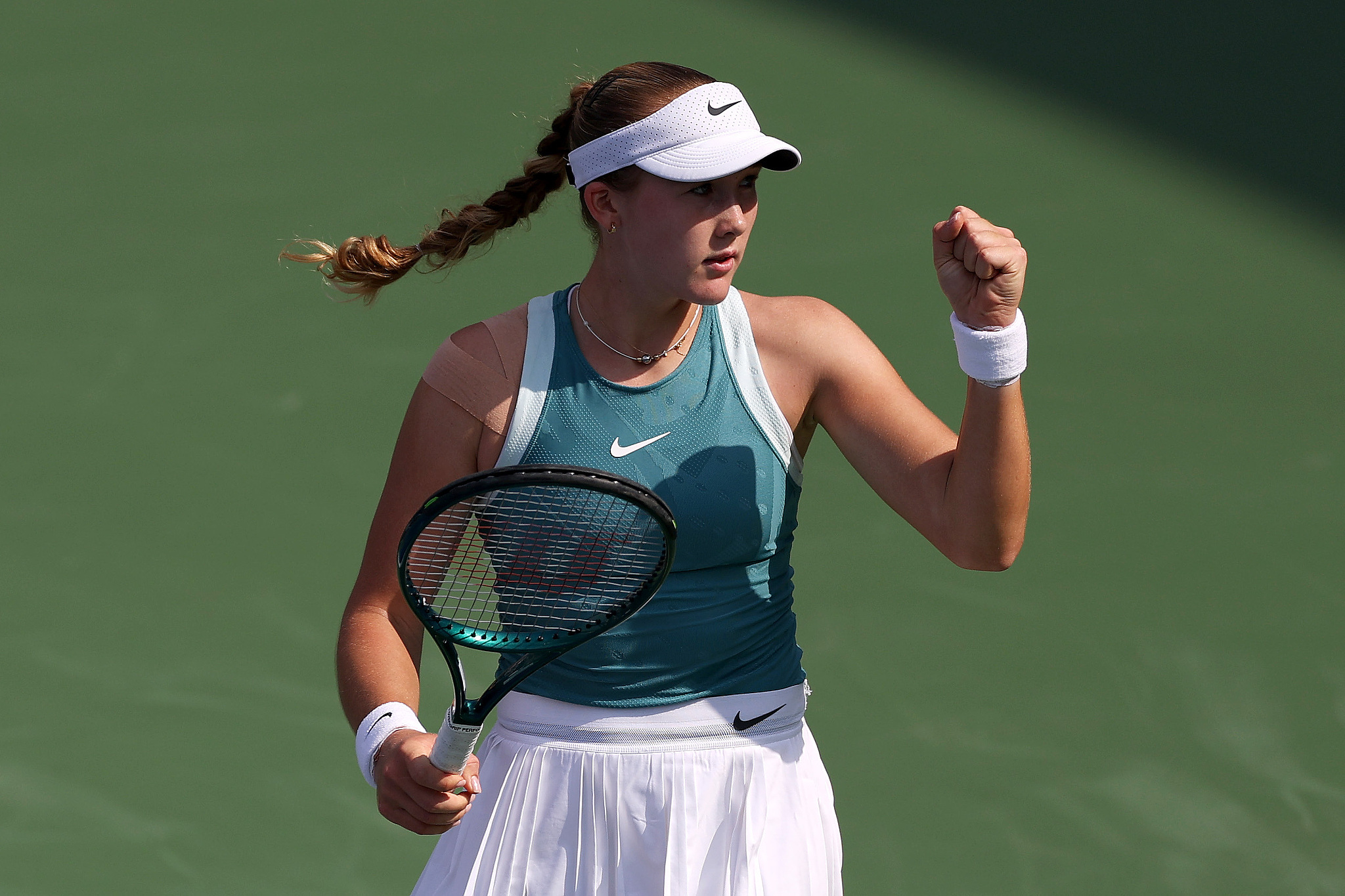 网坛风云  迪拜赛，安德列娃6-3/6-3击败2号种子斯维亚泰克，职业生涯第5胜