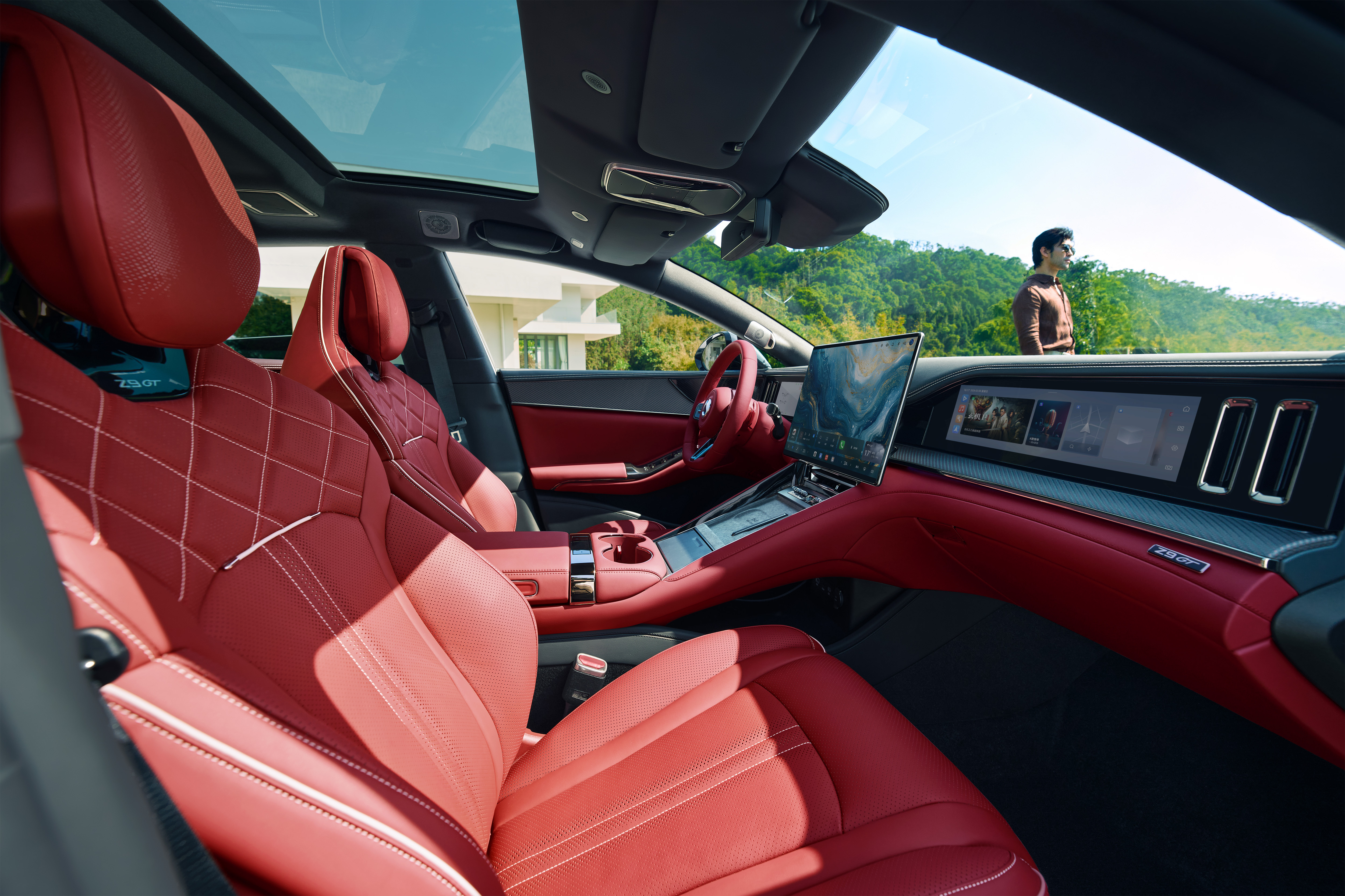 全新腾势Z9GT上市，售价26.98-36.98万，纯电版续航1036km，插混