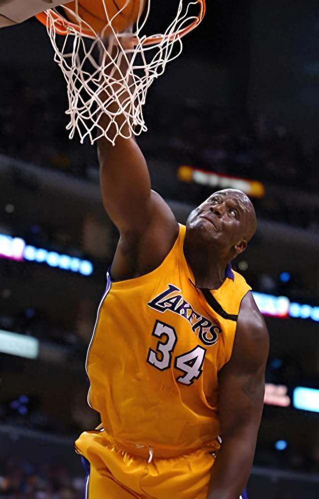 NBA进入新世纪以来，一共出现过4个超巨，库里，杜兰特算半个！
