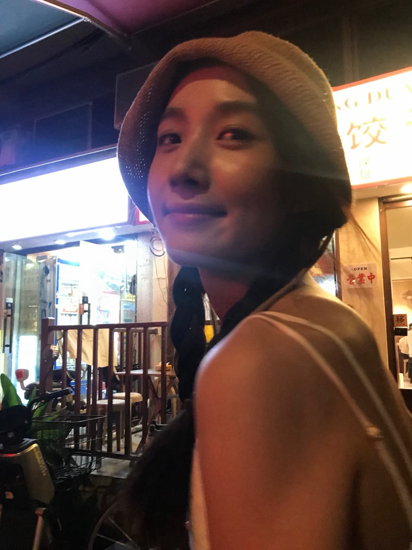 卢昱晓说自己是晴天娃娃卢昱晓吊带碎花裙 卢昱晓觉得自己是晴天娃娃🌞这组图实在是