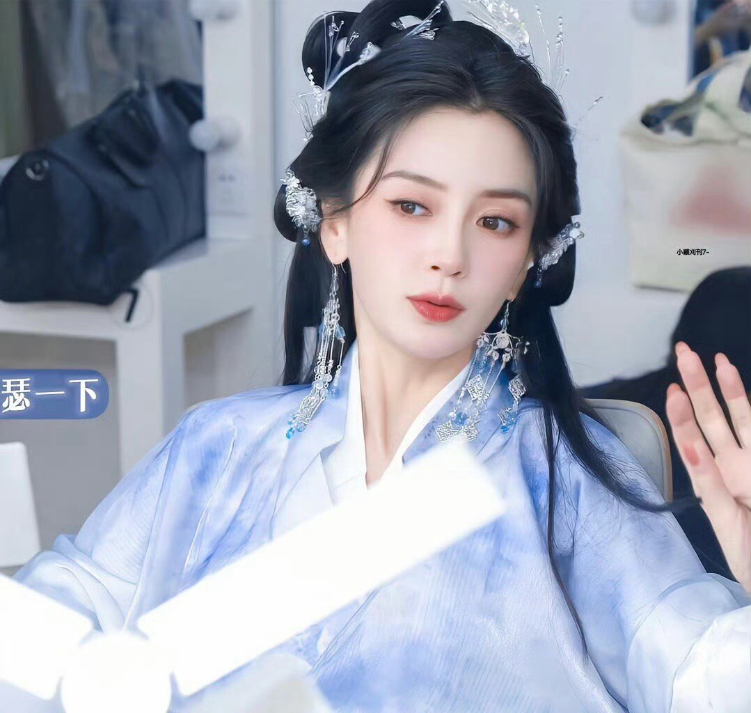 angelababy angelababy 颖颖是可爱的小猫⸝⸝ ᳐ʚ̴̶̷̷ 