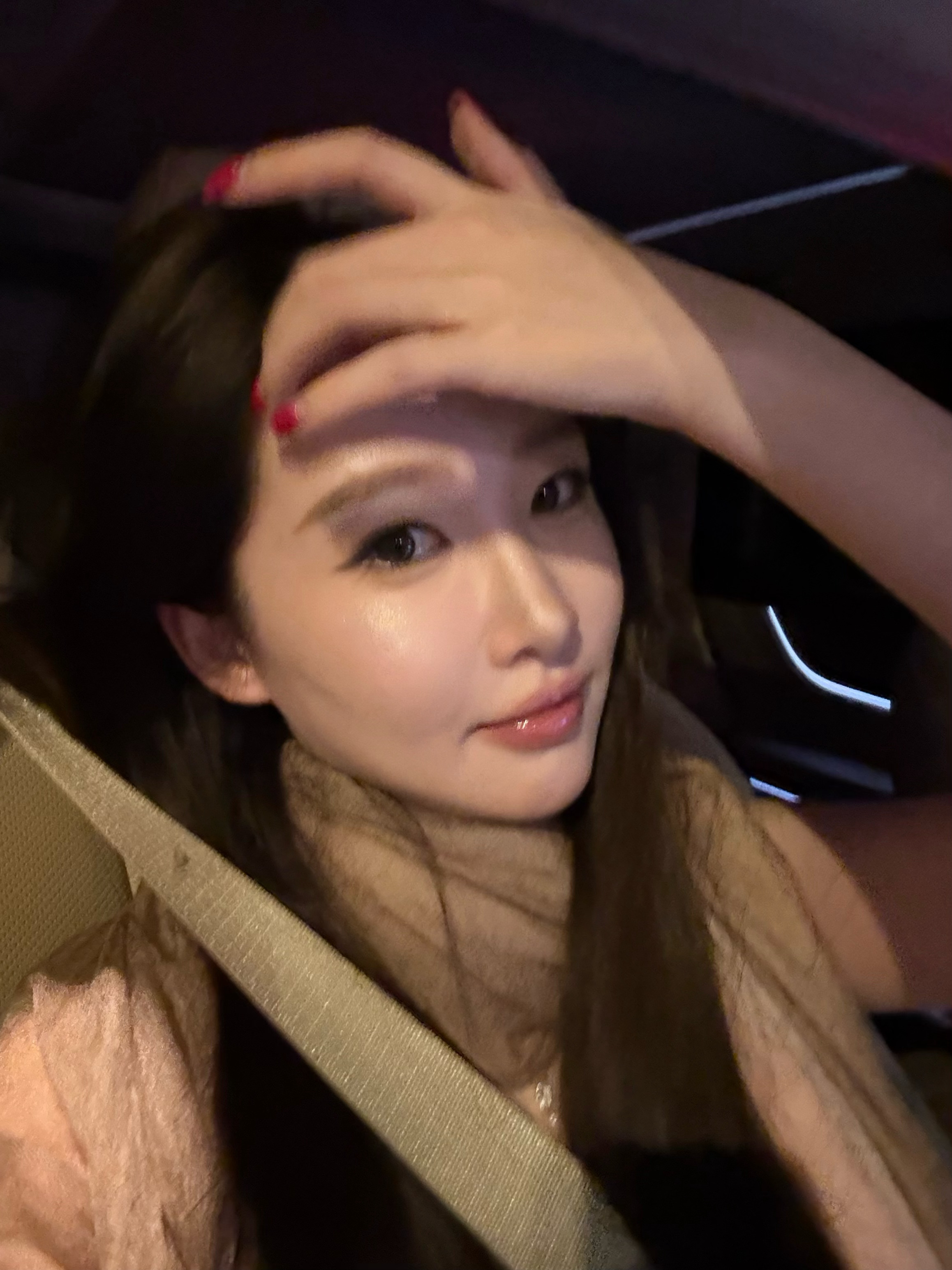 我一下班jjc就和我说:“明天你将收到花！餐厅我也定好了！”我问他是什么样的花。
