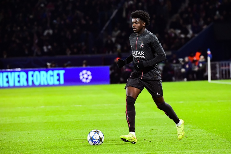 马尔基尼奥斯：恩贾恩图踢了一场精彩比赛 我们会全力支持他成长11月27日讯 欧冠