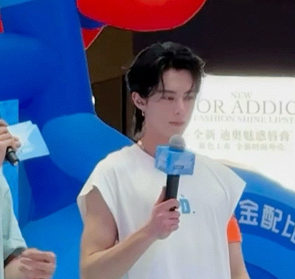 以为是D觉得bro你也不过如此，发现cue深V不得不承认bro你有点东西哈哈哈哈