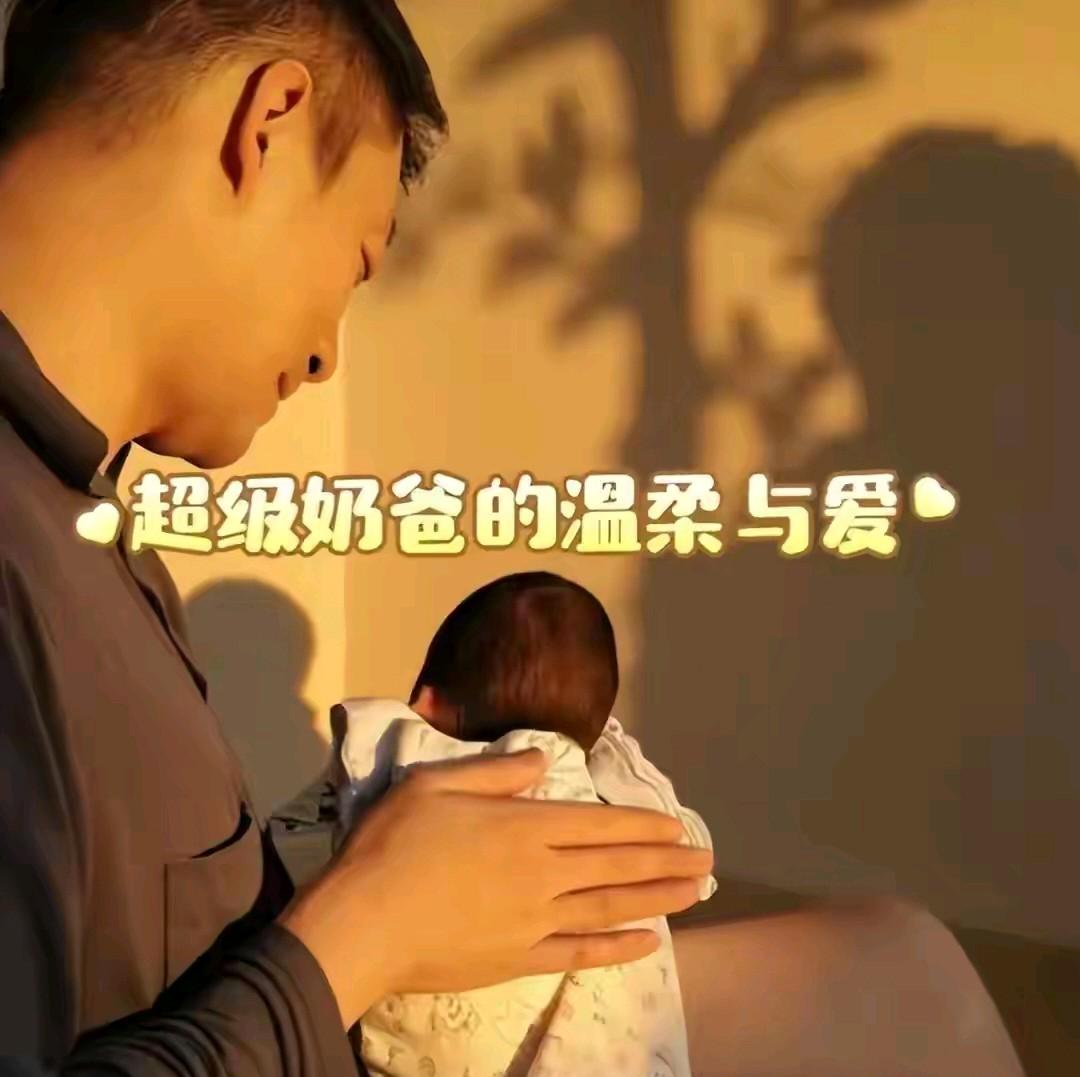 汪小菲三胎之后，真的跟换了个人似的。
 
以前那个一情绪上头就直播开骂、跟前妻撕