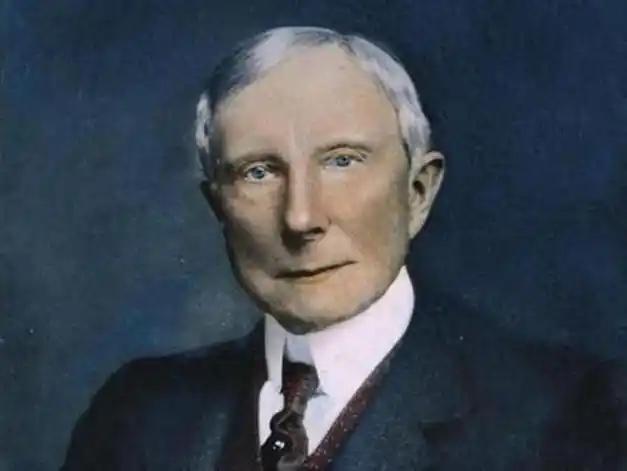 1907年，当时的“世界首富”洛克菲勒被拉上了法庭，面对罗列出来的1900多条“