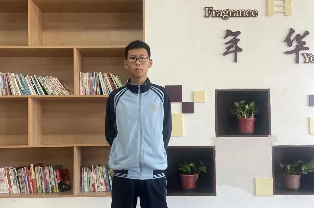 8月5日观威海报道，吉林四平，18岁男孩高考考了705，排名全省前14名，填报志
