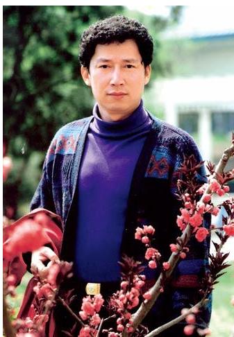 “她比我大40岁！晚上睡在我旁边我浑身都起鸡皮疙瘩。”这个刚继承了女人数亿遗产的