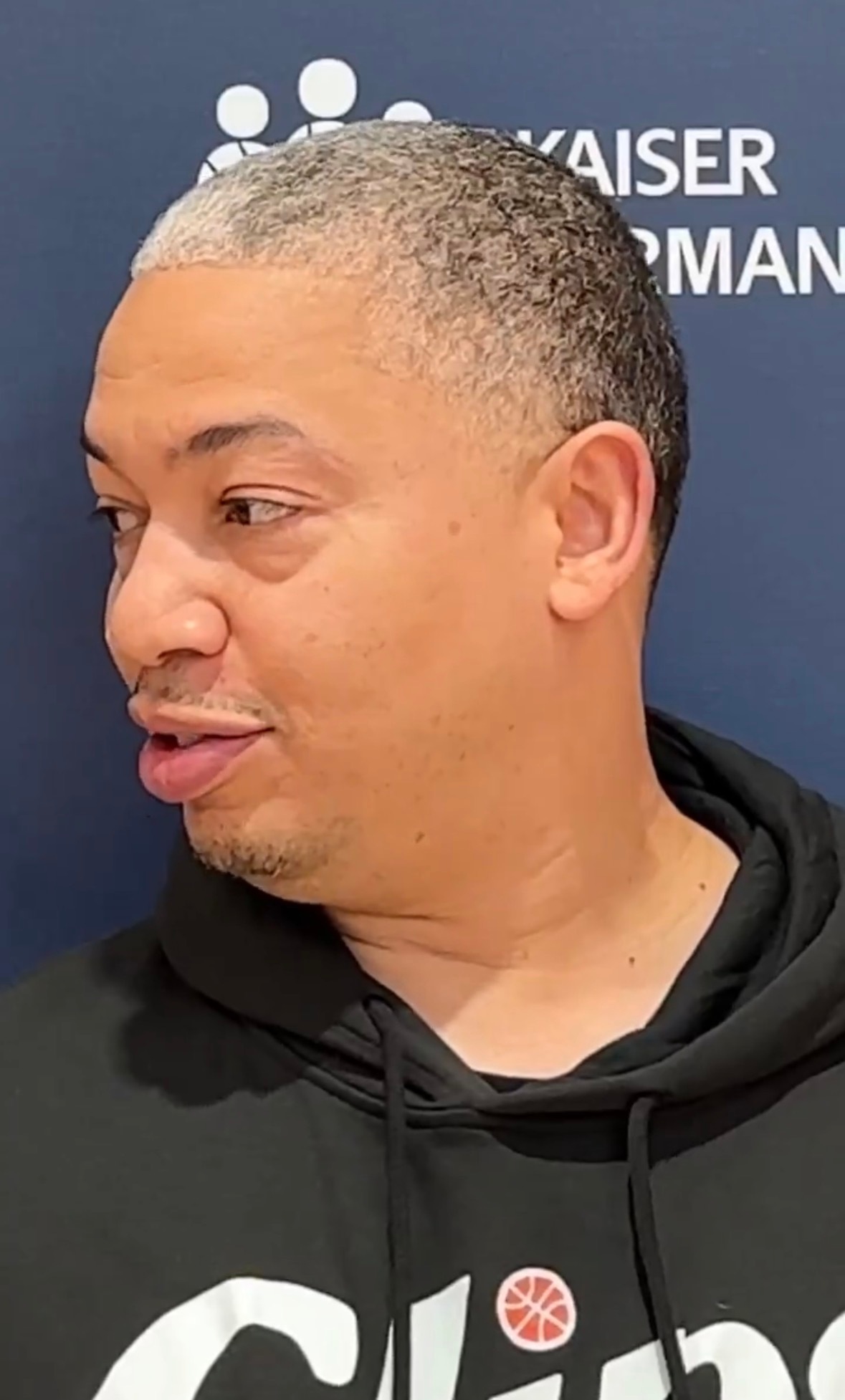 卢表示，球队希望更多地让祖巴茨上场。 