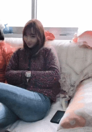 看着不正常一样