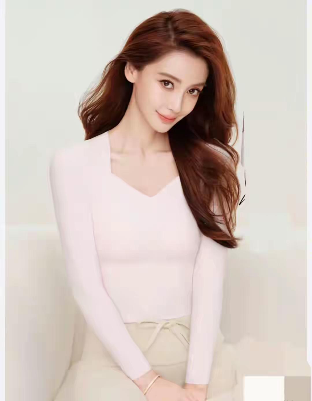 杨颖华境S全球首秀标配华为乾崑