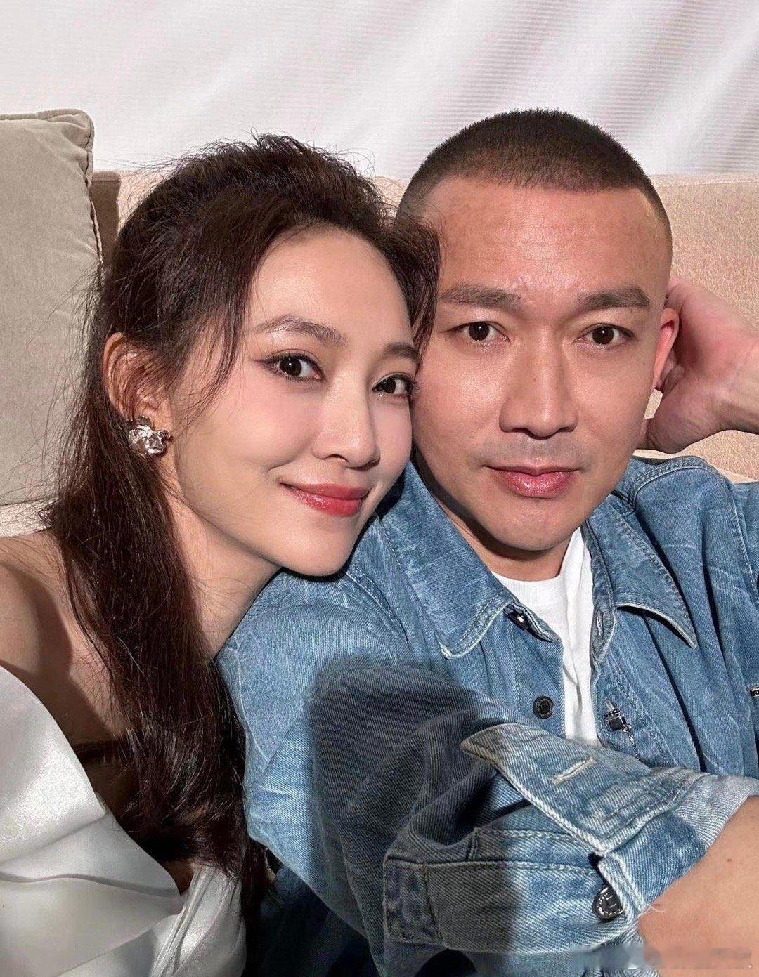 一代男神聂远也老了，和老婆自拍像老爹和闺女，明明他只比秦子越大10岁，养家的男人