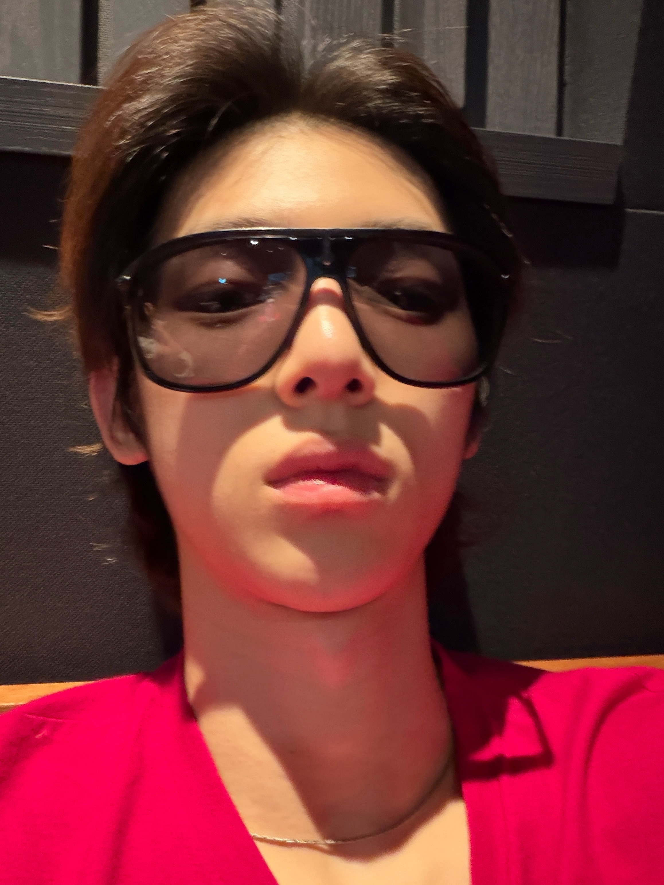 你看你 又在装大人