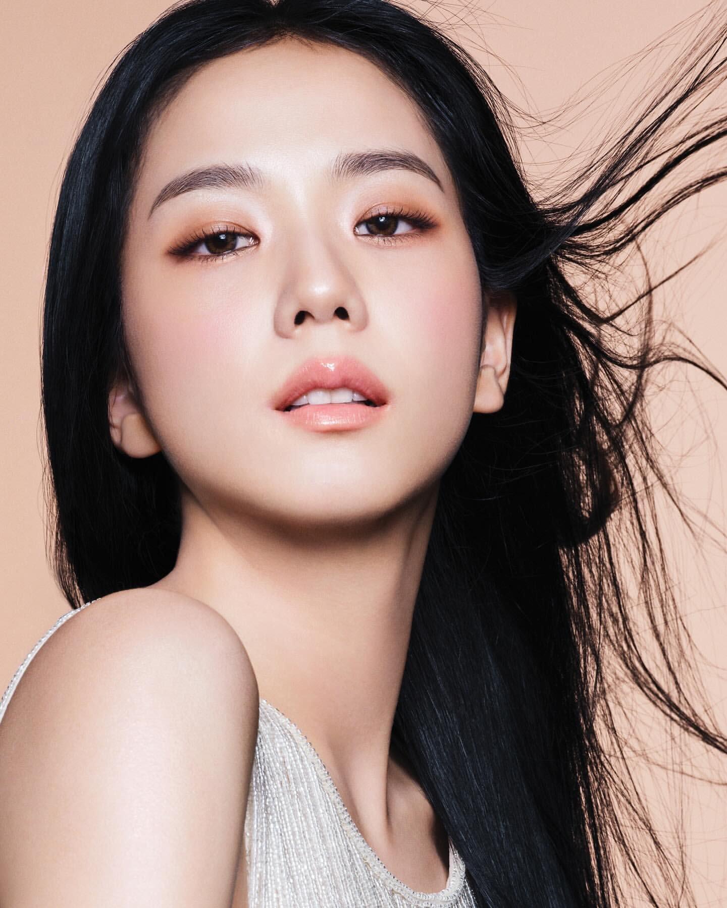 金智秀、Anya Taylor-Joy、Willow Smith出镜Dior 新