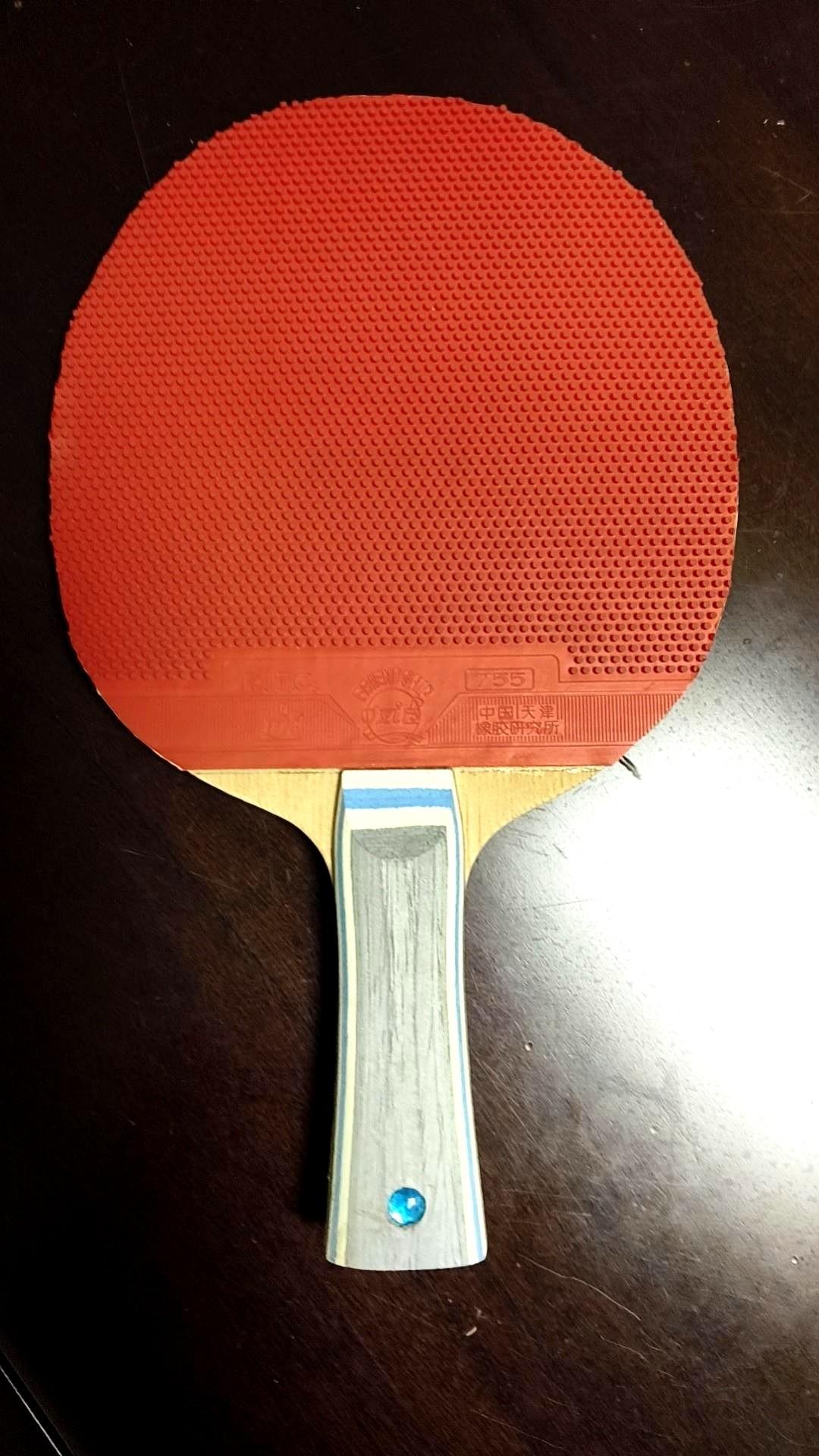 球馆里那位七十多岁的大爷，赢了我好几局，乐得跟个孩子似的。
其实是我偷偷“喂”的