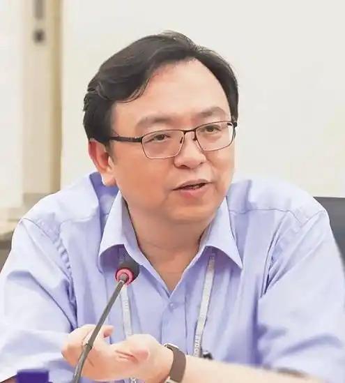 三年前王传福说无人驾驶是忽悠，如今看这话真没白说。2023年他在业绩会上就讲，自