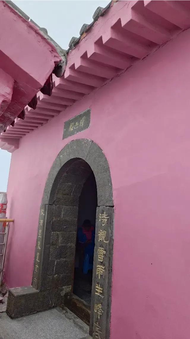 少女心，
还是粉红色的回忆?
实在是想不明白，
为什么就喜欢粉红色呢？