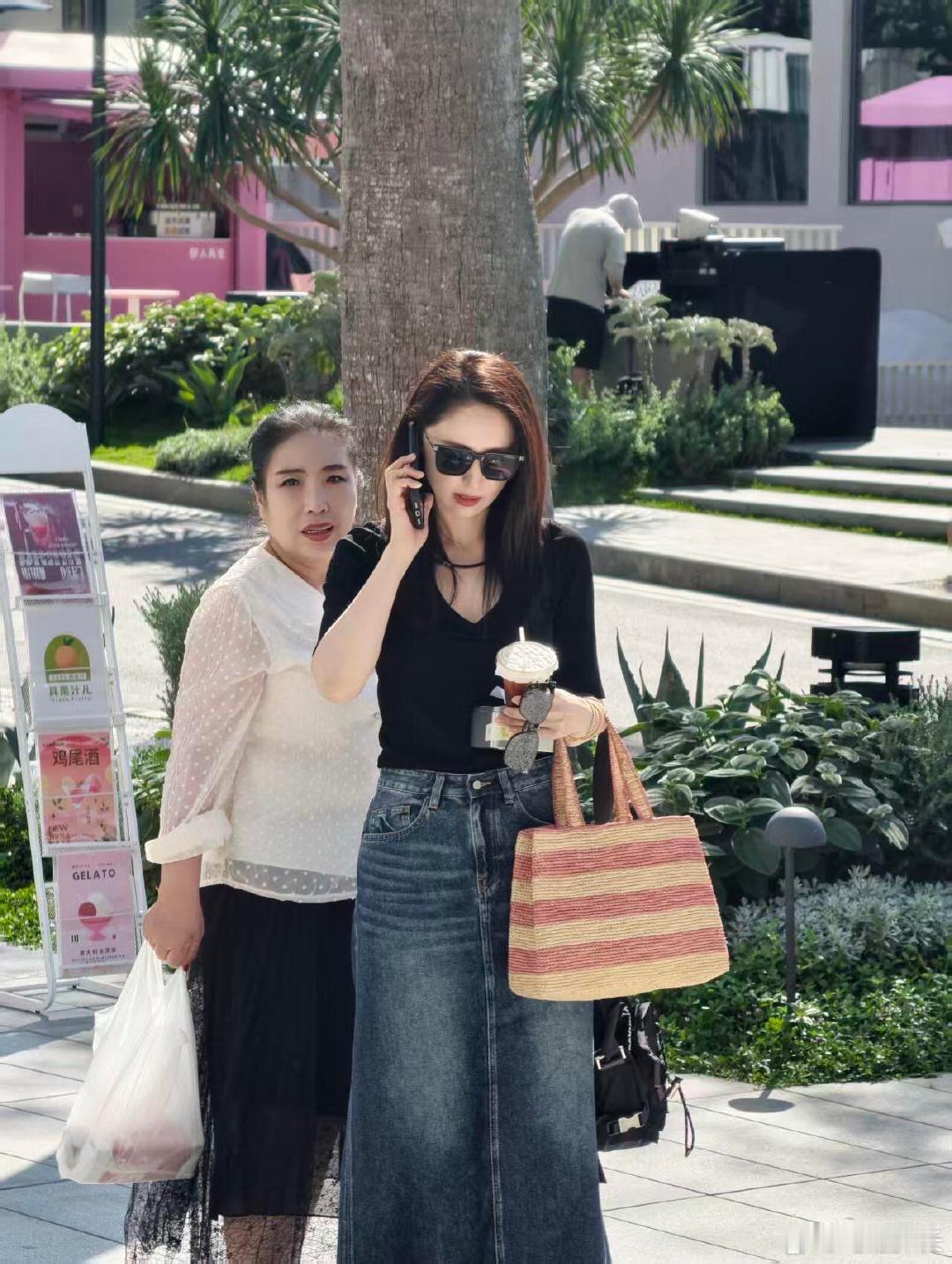 阿那亚偶遇董璇张维伊小酒窝网友阿那亚偶遇董璇张维伊小酒窝 网友阿那亚偶遇董璇一家