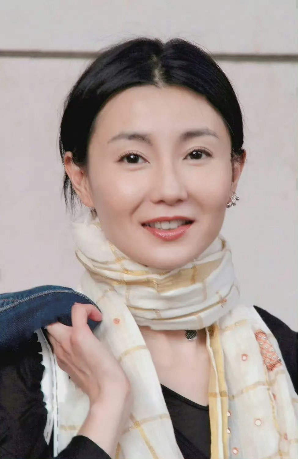 今天是张曼玉60岁的生日[蛋糕]“我觉得人一生的命不是很长，还不尝试别的东西就没