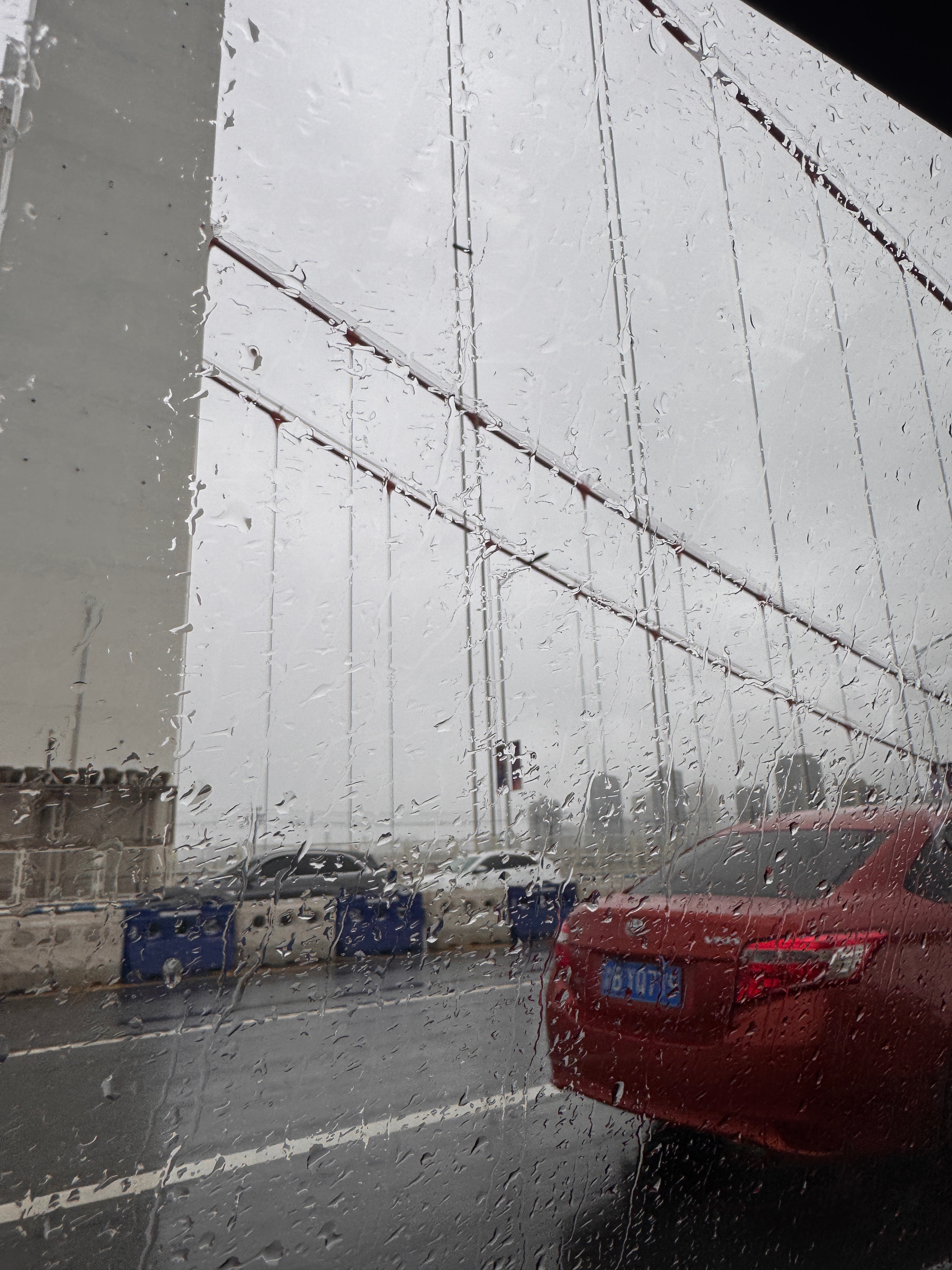 搬砖🧱中！！！今天在重庆直播红旗🚘重庆一直在🌧️你那天气咋样？  ​​​