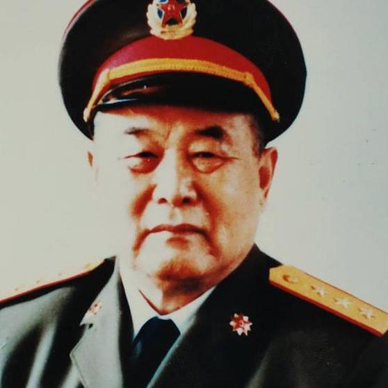 毛主席亲自发话，李先念前往保护，1974年李德生明白了毛主席的良苦用心。这个李德