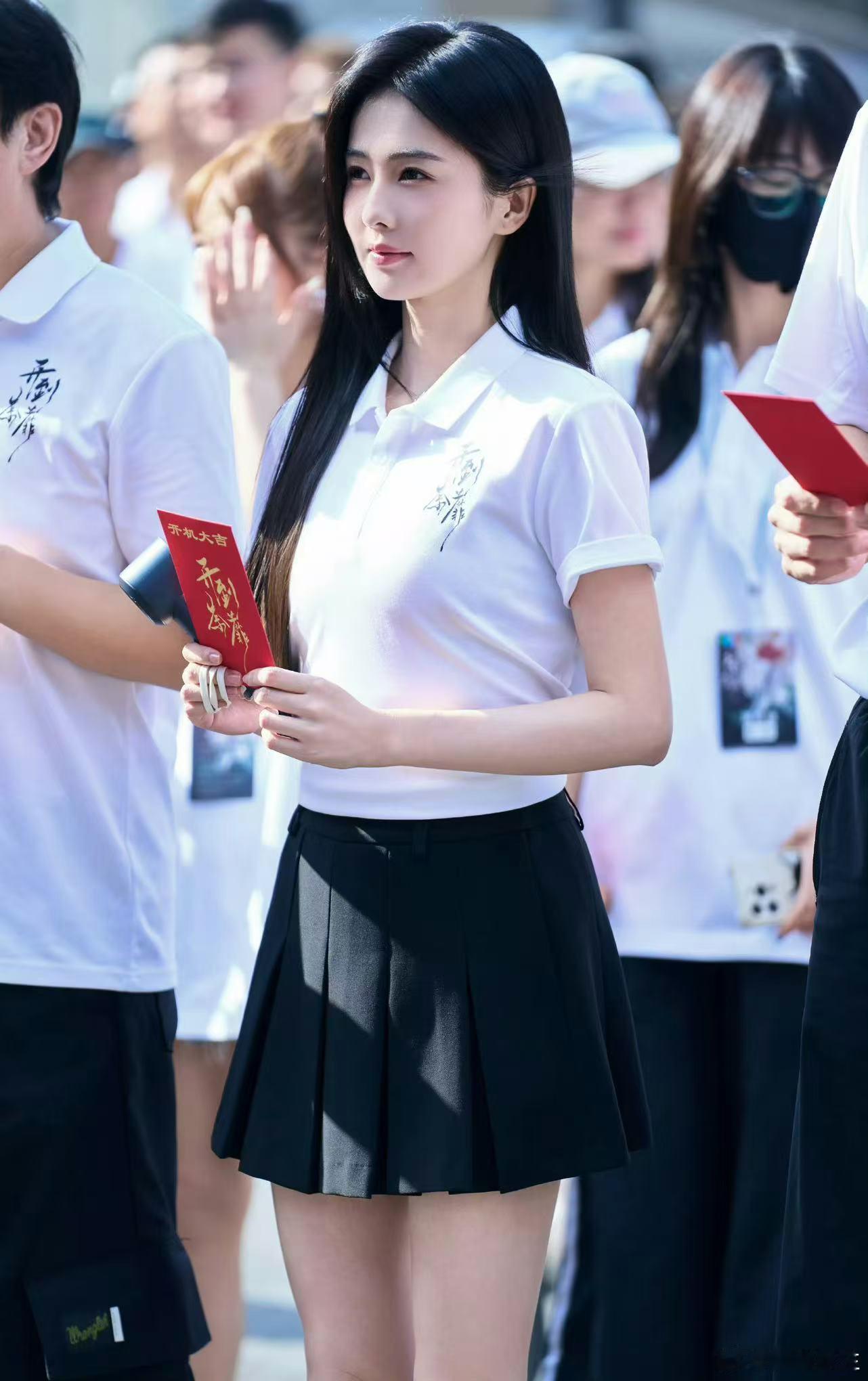 白鹿常华森领衔主演彭冠英特别出演《开到荼蘼》演员阵容正式揭晓，白鹿搭档常华森二搭