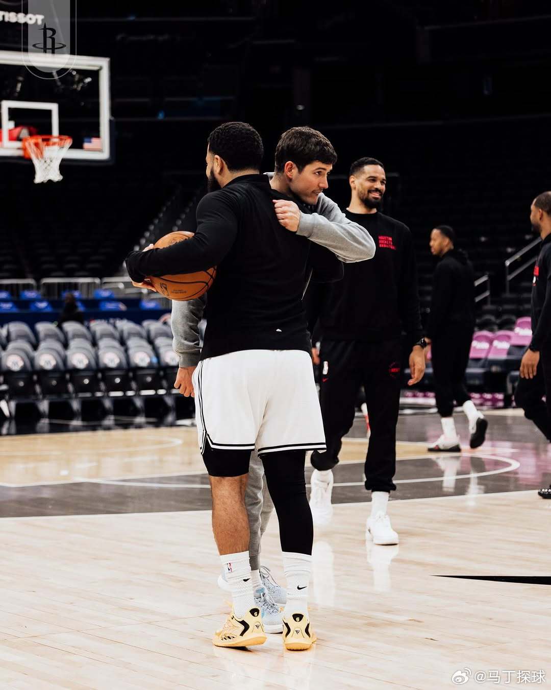 Fvv陪练啦休斯顿火箭