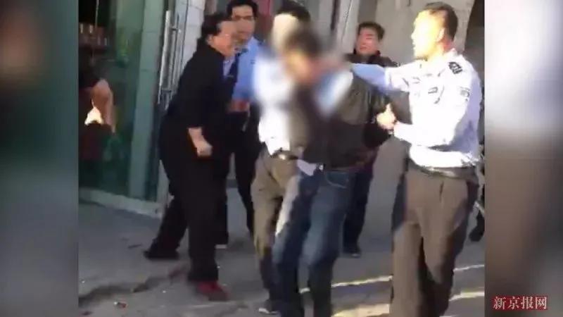 陕西绥德：凌晨街头恶性群殴事件震惊社会

近日，陕西榆林绥德县发生了一起令人震惊
