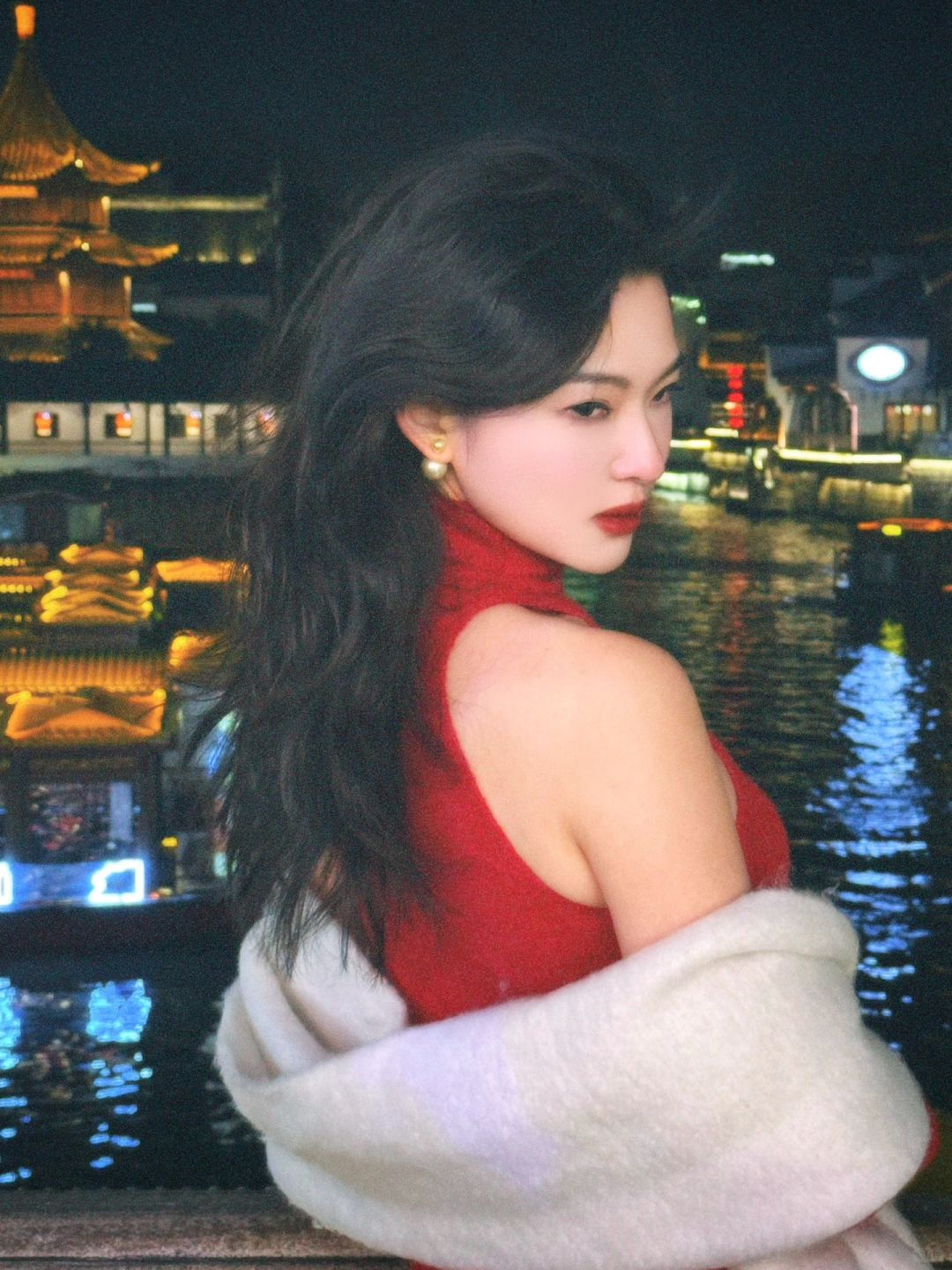 “担负个人命运的女二，绝不会被轻易束缚”