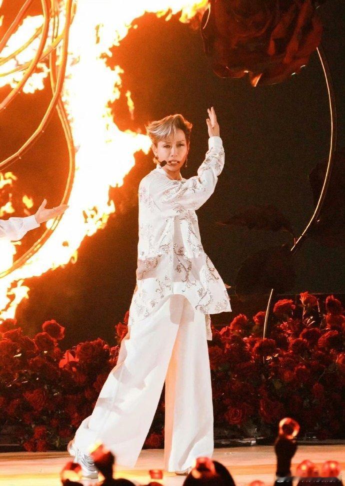 叶童陈昊宇乘风冠军回芒 乘风冠军加盟声鸣远扬助阵团！叶童的沉淀从容，陈昊宇的逆袭