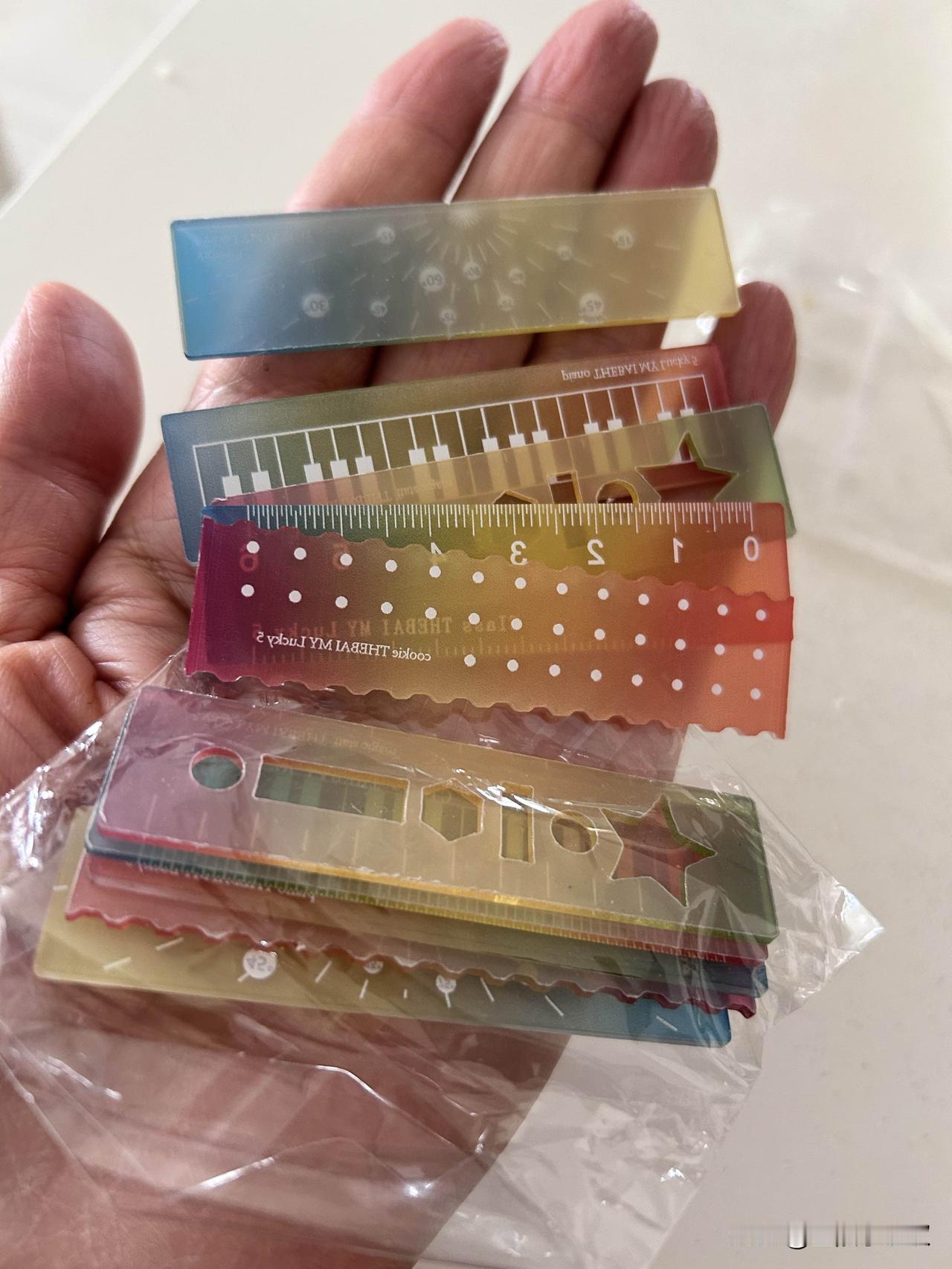 这是考验我的智商吗？

继前天收到迷你湿巾后，当时我还责怪自己太粗心了，没有看具