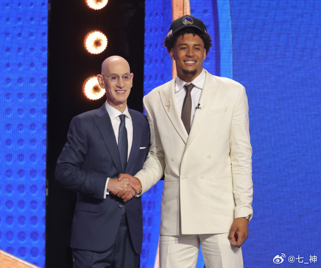 2026年NBA选秀，勇士在首轮11顺位选中了来自密歇根大学的大龄内线（即将年满