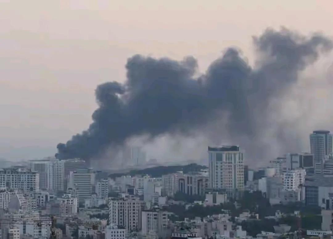 没有任何缘由的轰炸一个主权国家。这才是真真切切的恐怖主义。