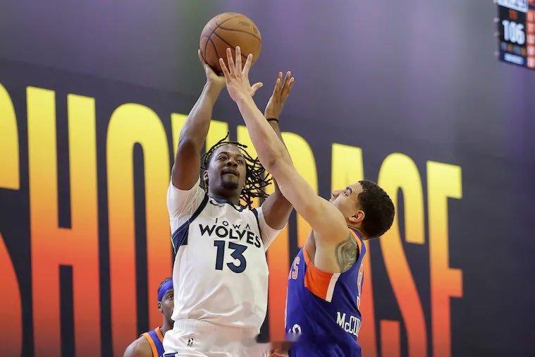 Jake Fischer：消息人士透露，火箭已与后卫特里斯滕·牛顿签下双向合同，