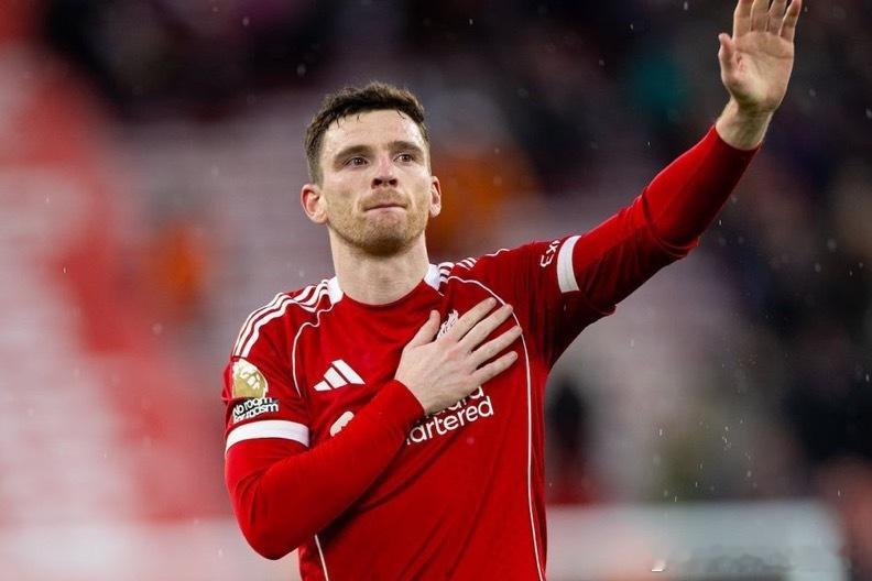 罗伯逊谈及昨天受到的球迷欢呼鼓掌时表示：“我知道大家大概会唱几次关于我的歌。这家