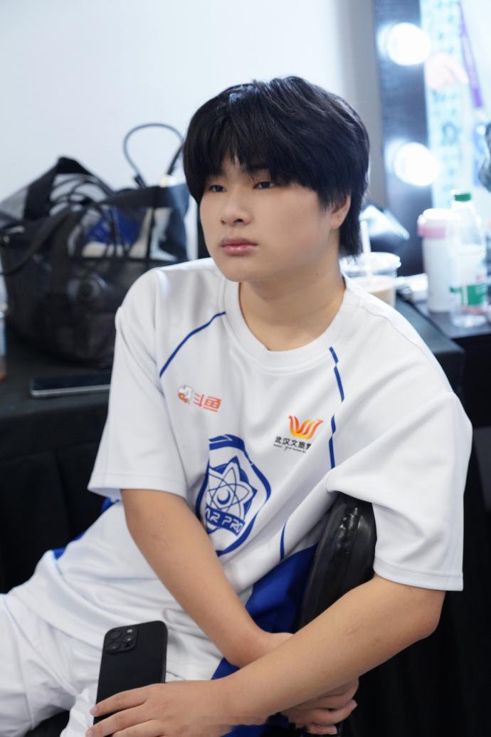 eStar无缘AB卡位赛eStar止步夏季赛第二轮最终积分不够没能晋级，止步第二