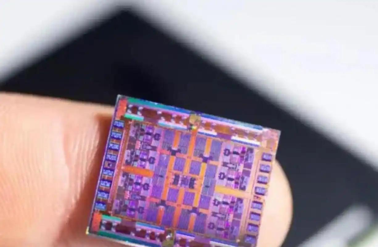 近日，高通正式宣布完成一款2纳米芯片流片，这一行业重磅成果由其位于印度班加罗尔、