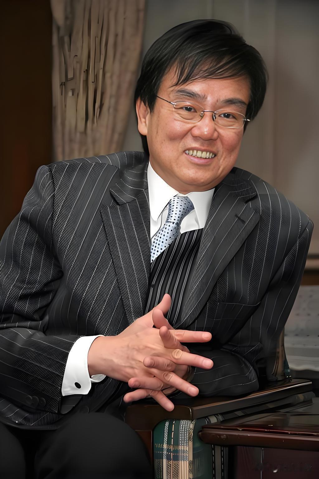 【从“喜剧教父”到阶下囚，80岁黄百鸣的晚节不保，给所有人上了一课】万万没想到，
